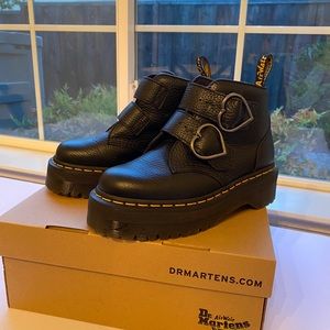 Platform Docs, heart buckles